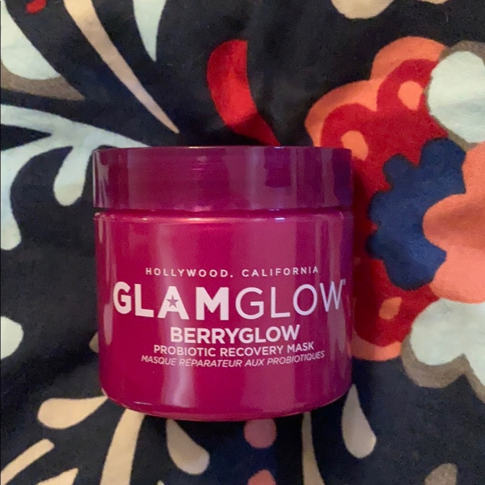NIB Glamglow berry glow probiotic recovery mask